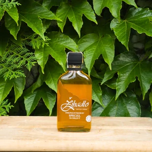 Medový likér Žihadlo 40% Mandlový 0,2 L