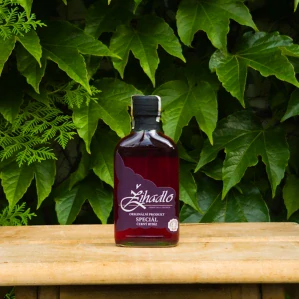 Medový likér Žihadlo 40% Černý rybíz 0,2 L